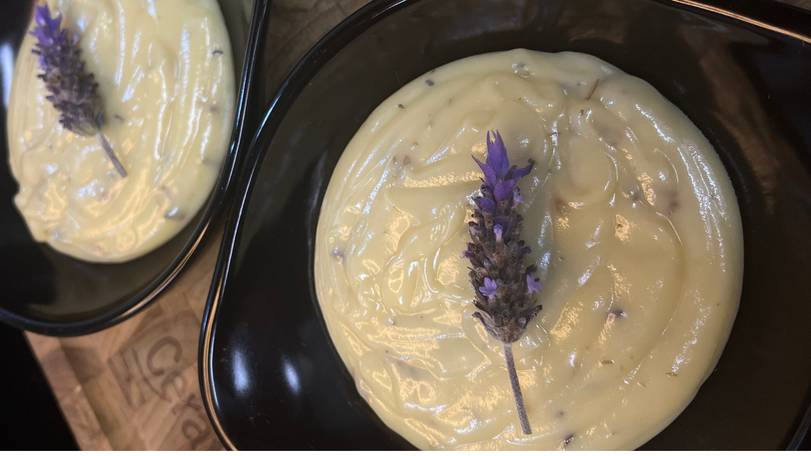 Um doce que encanta pelo aroma e surpreende no sabor. O brigadeiro de lavanda une a doçura brasileira com um toque floral irresistível!